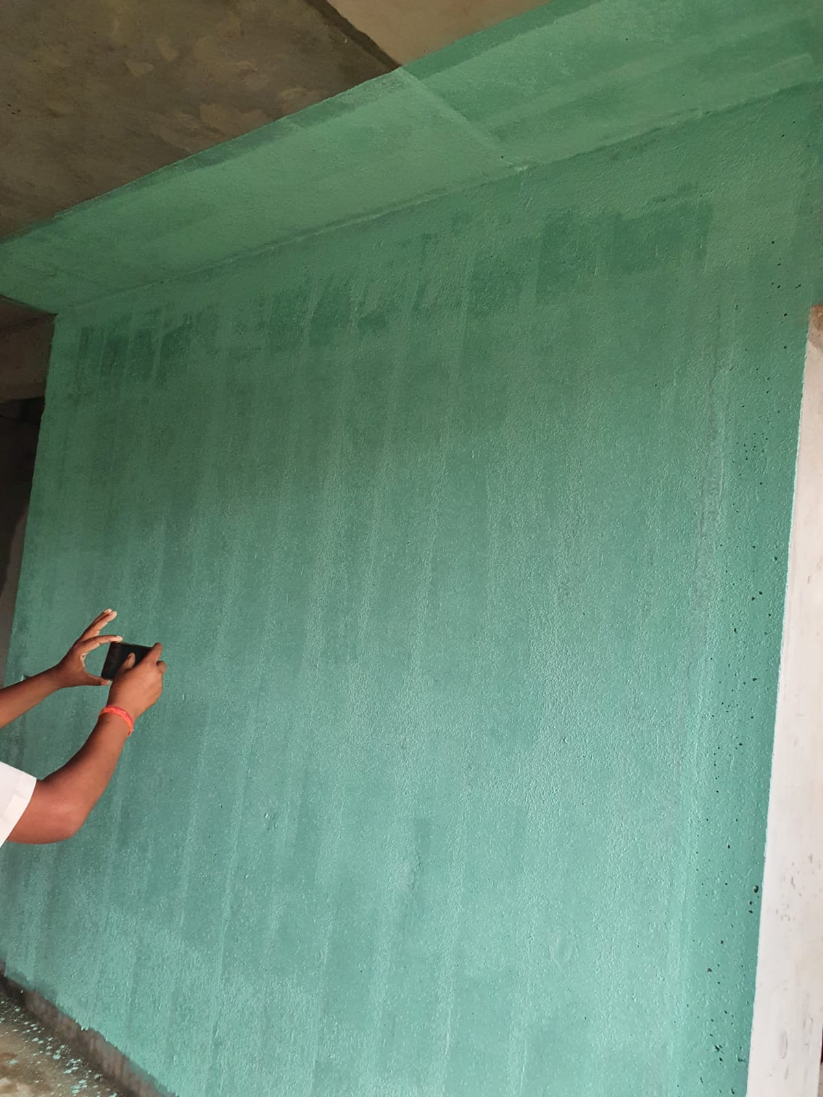 Green Bonding Agent Primer Coating on Wall