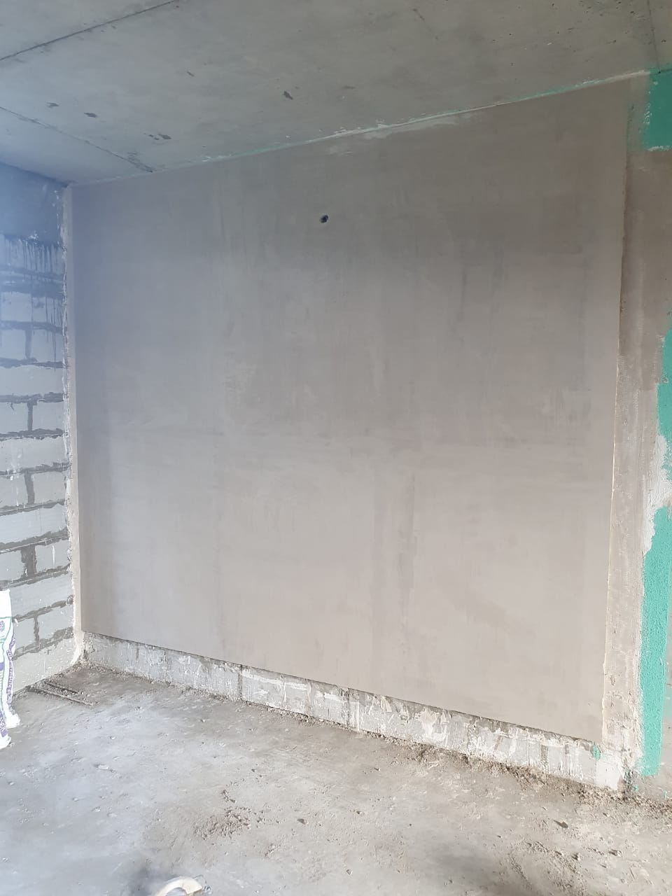AAC Block Wall Mirror Smooth Gypsum Finish